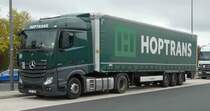=MB Actros von HOPTRANS rastet im Oktober 2018 an der A 7