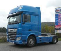 =DAF XF-Sattelzugmaschine steht in Fulda-Nord im Oktober 2018
