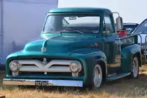 Ein Ford F-100 im Spitfire-Design Mitte Juli 2018 in Fairford.