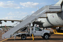 Ein Ford F-450 der 1. Generation, eingesetzt bei der U.S. Air Force Europe. (Fairford, Juli 2018)