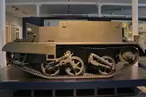 Der Universal Carrier gehörte zu der Erstausstattung von Bundeswehr und NVA. Im Westen wurden 300 Fahrzeuge beschafft. Der Osten übernahm einige Fahrzeuge aus dem Weltkriegsbestand des sowjetischen Bruderstaates. (Militärhistorisches Museum der Bundeswehr Dresden, April 2017)