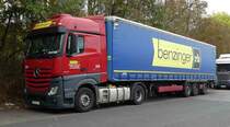 =MB Actros von der Spedition  benzinger  steht im Oktober 2018 in Fulda Nord