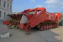 Das moderne Minenräumgerät  Minebreaker 2000/2  auf Basis eines Leopard 1 Panzer. (MHM Dresden, April 2017)