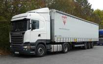 =Scania-Sattelzug steht im Oktober 2018 in Fulda Nord