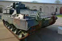 Der Flugabwehrraketenpanzer Roland im Militärhistorischen Museum der Bundeswehr. (Dresden, April 2017)
