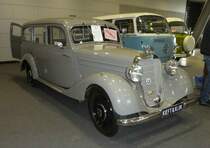 MB 170 als Krankenwagen, Bj. 1953, steht bei den Retro Classics in Stuttgart, 03-2019