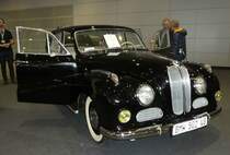 =BMW 502 steht bei den Retro Classics in Stuttgart, 03-2019