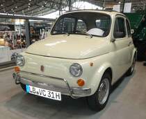 =Fiat 500 steht bei den Retro Classics in Stuttgart, 03-2019