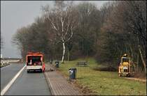 Geh�lzpflegearbeiten mit dem Holzhacker und dem Sprinter 211CDI. (02.03.2009)