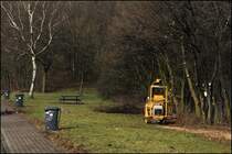 Geh�lzpflegearbeiten auf einem Parkplatz auf der A45. (02.03.2009)
