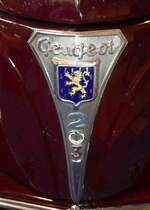 =Peugeot 203-Frontemblem, ausgestellt bei den Retro Classics in Stuttgart, 03-2019