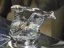 =Kühlerfigur des Ford Sedan Tudor, Bj. 1929, gesehen bei den Retro Classics in Stuttgart, 03-2019