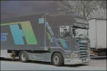 Schweden-POWER: Portraitaufnahme der SCANIA TOPLINE R620 \8/ Zugmaschine der Spedition HINDELANG. (02.03.2009)
