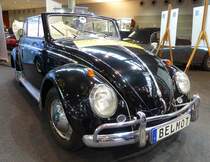 =VW Käfer Cabrio, gesehen bei den Retro Classics in Stuttgart, 03-2019