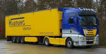 =MAN-Sattelzug der Spedition HARTUNG steht auf einem Rastplatz an der A 81 im März 2019