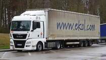 =MAN-Sattelzug von  Group4Transport  steht auf einem Rastplatz an der A 81 im März 2019