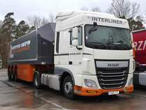 =DAF-Sattelzug als Glastransporter von INTERLINER steht auf einem Rastplatz an der A 81 im März 2019