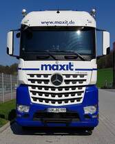 MB Arocs von MAXIT steht im April 2019 an der A 66