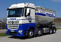 MB Arocs von MAXIT steht im April 2019 an der A 66