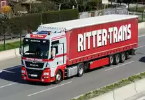 MAN TGX 18.500, Sattelzug von 'Ritter - Trans'.at, auf der A100 in Berlin- Charlottenburg, April 2019.
