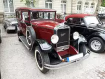 Praga Alfa 6, gebaut bei Praga/Prag in den Jahren 1927 bis 1942. Das Modell war als als viertürige Limousine und viertüriges Cabriolet namens Phaeton lieferbar. Es wurden ca. 500 Fahrzeuge dieser Baureihe produziert, von denen heute noch ca. 30 Stück bekannt sind. Der Sechszylinderreihenmotor hat einen Hubraum von 1784 cm³ und leistet 38 PS. Die Höchstgeschwindigkeit wurde mit 75 km/h angegeben. 12. Kettwiger Oldtimertreffen in Essen-Kettwig am 01.05.2019.