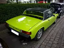Heckansicht eines ravennagrünen VW Porsche 914 2.0. 12. Oldtimertreffen Essen-Kettwig am 01.05.2019.