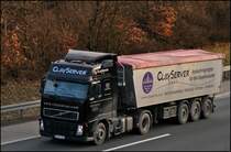 Der andere Volvo FH 440PS(?) folgt dem Vordermann in Richtung Ruhrgebiet. CLAY SERVER hat sich auf den bundesweit auf Vertrieb und Logistik von Tonrohstoffen spezialisiert. Die beiden Lkw&acute;s k�nnten vermutlich Chocolate - KZ 6220 geladen haben. (03.03.2009)
