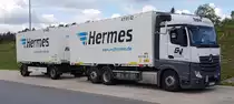 =MB Actros von  hsvsped  steht auf einem Rastplatz an der A 7 im Mai 2019