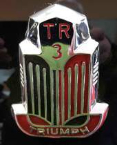 =Triumph TR 3-Frontemblem, gesehen bei der Technorama Kassel im März 2019