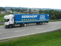 Ein Scania Satelschlepper auf der B 388 