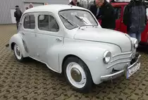 =Renault 4 CV, gesehen bei der Technorama Kassel im März 2019
