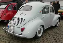 =Renault 4 CV, gesehen bei der Technorama Kassel im März 2019