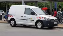 =VW Caddy von  Aktiv-Bus Betriebslenkung  steht im Mai 2019 am Flensburger Busbahnhof