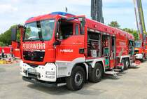 Merck Werkfeuerwehr Rosenbauer ULF mit Löscharm am 26.05.19 beim Kreisfeuerwehrtag in Michelstadt (Odenwald)