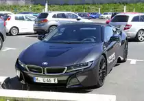 BMW i8 Roadster Hybrid, 374 System-PS, davon E-Motor 143 PS in Euskirchen 15.05.2019