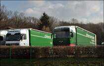 Bei Ottensmann werden MAN TGA 18.440(?), Actros MP2 und MP3 1844 oder 1846, Iveco Stralis 500PS, Axor&acute;s. Hier ein MAN TGA 18.440(?) und ein Actros MP3 1846. (07.03.2009)