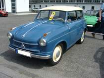 Lloyd Alexander LS 600 Alexander, gebaut von 1957 bis 1961. Ein solches Kombimodell kostete DM 4160,00 und war somit nur DM 100,00 teurer als die Limousine. Der Zweizylinderreihenviertaktmotor hat einen Hubraum von 596 cm³ und leistet 19 PS. Damit erreicht er eine Höchstgeschwindigkeit von 100 km/h. Kleinwagentreffen bei Mo´s Bikertreff in Krefeld am 20.06.2019.