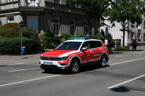 Werkfeuerwehr Infraserv Höchst VW Tiguan KdoW am 02.06.19 bei der großen Parade zum Jubiläum 150 Kreisfeuerwehrverband Frankfurt