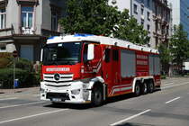 Werkfeuerwehr Infraserv Höchst Mercedes Benz Arocs ULF am 02.06.19 bei der großen Parade zum Jubiläum 150 Kreisfeuerwehrverband Frankfurt