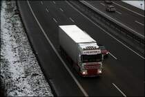 DAF XF95.530(?) der FR.RITTER Bremerhaven brummt lautstark die Homert hinauf. (10.12.2008)