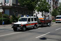 DLRG Frankfurt Mercedes Benz G-Klasse mit Bootsanhänger am 02.06.19 bei der großen Parade zum Jubiläum 150 Kreisfeuerwehrverband Frankfurt