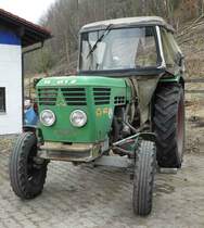 =Deutz D 4005 steht im April 2019 bei einem Landmaschinenhändler in Siegsdorf