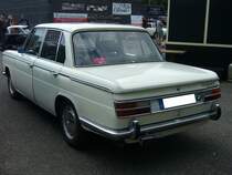 Heckansicht eines BMW 2000 Automatic der  Neuen Klasse . Kleinwagentreffen an Mo´s Bikertreff in Krefeld am 20.06.2019.