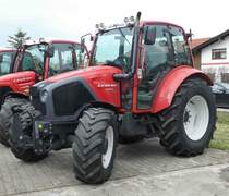 =Lindner GEOTRAC 84 EP steht im April 2019 bei einem Landmaschinenhändler in Siegsdorf