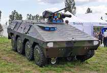 Loreley-Fahrzeug (ich weiß nicht was soll es bedeuten) am Tag der Bundeswehr in Koblenz. Offensichtlich eine Attrappe, rechte Seite etwas wie Boxer (Räder) und linke Seite Kette (wie Marder). 15.06.2019