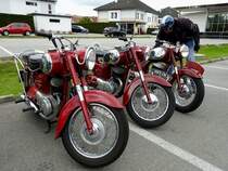 PUCH 250SG, in Reih und Glied; 190428