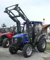 =Lovol tb 504 steht im April 2019 bei einem Landmaschinenhändler in Siegsdorf