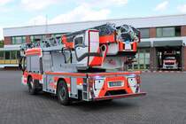 Neue Feuerwehr Aschaffenburg IVECO Magirus DLK 23/12 am 10.05.19 bei einen Fototermin 