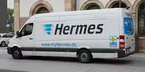 =MB Sprinter von HERMES steht zur Auslieferung am Bahnhof in Hünfeld, 06-2019