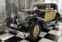 =Horch 670 Sport-Cabriolet, Bj. 1932, 6021 ccm, 120 PS, ausgestellt im Audi-Museum Ingolstadt im April 2019. Der 12-Zylinder benötigt im Schnitt 26 l Kraftstoff und beschleunigt das Fahrzeug auf 140 km/h. Von 1931 - 1934 liefen 58 Cabrios dieses Typs vom Band.
